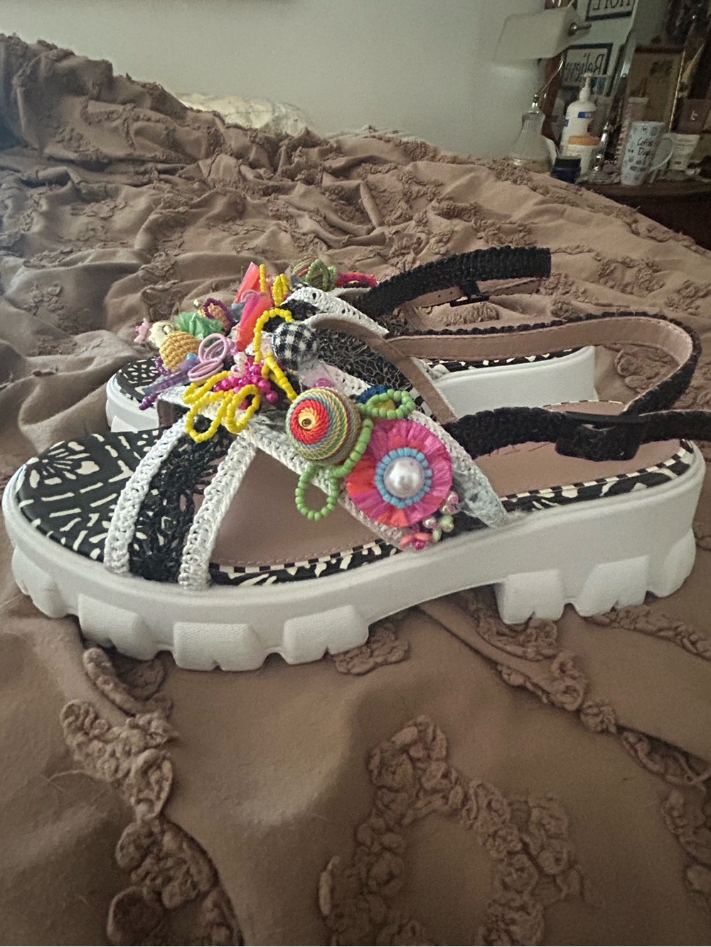 Adorable Betsy Johnson sandals like new